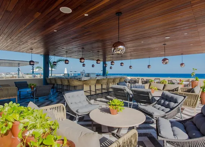 Singular Joy - 2 Bedroom With Street View * Playa del Carmen