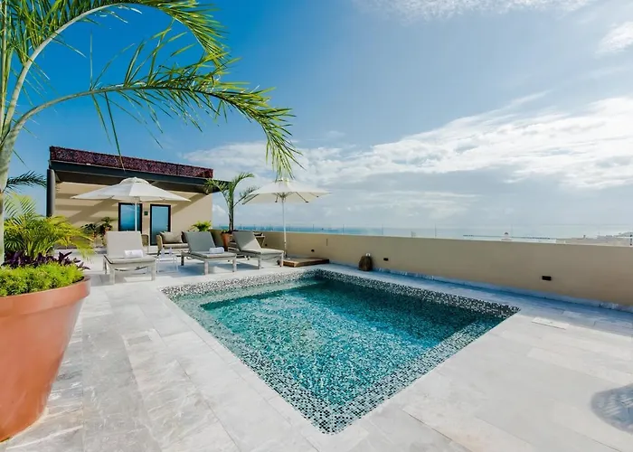 Singular Joy - 2 Bedroom With Street View * Playa del Carmen