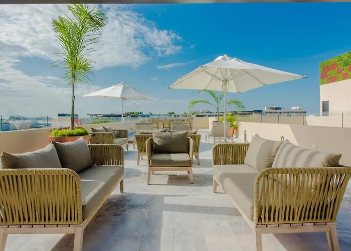 Singular Joy - 2 Bedroom With Street View
